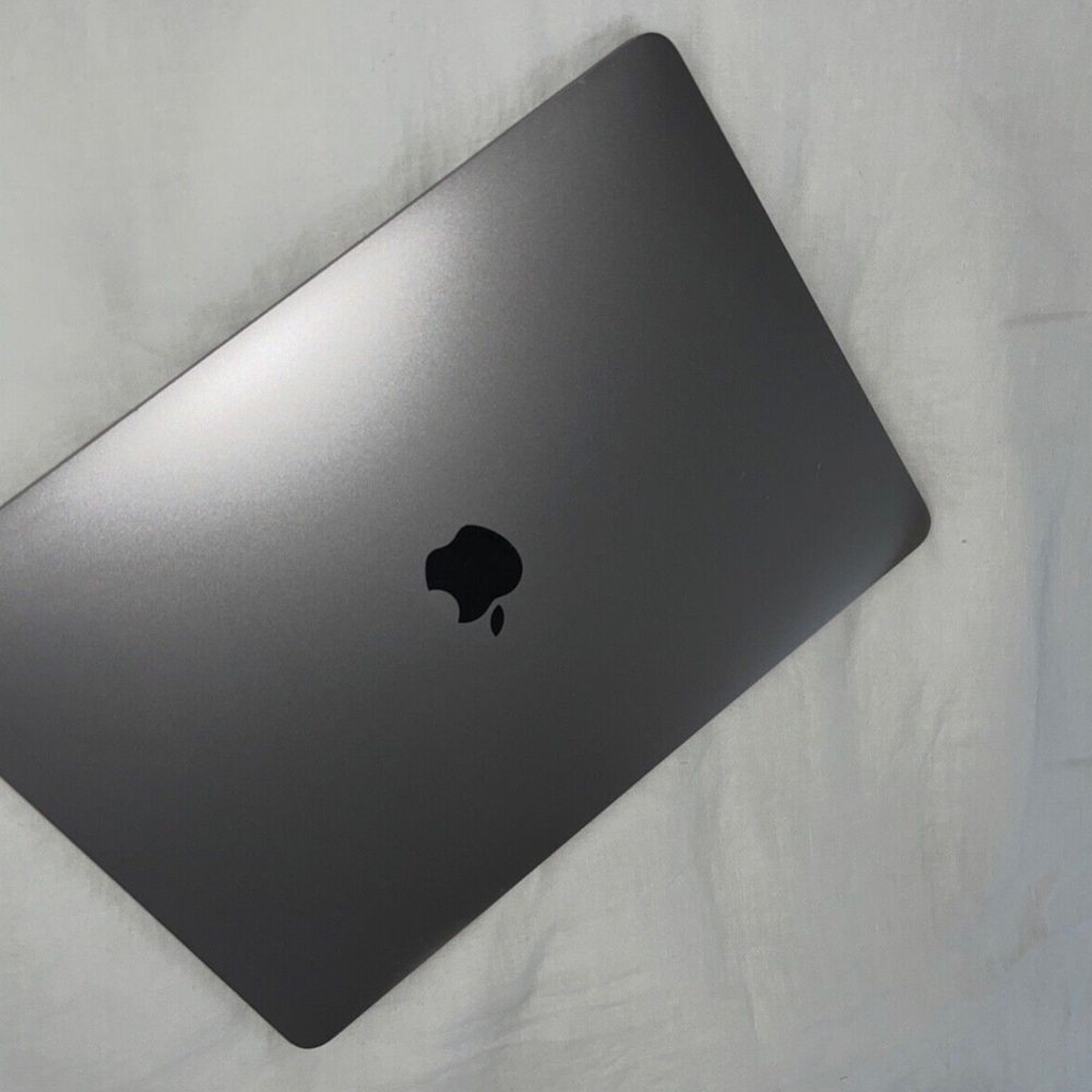 Apple MacBook Pro 13.3" (256 GB, Intel Core i5 8th Gen. 3.8GHz, 8GB) Space Gray